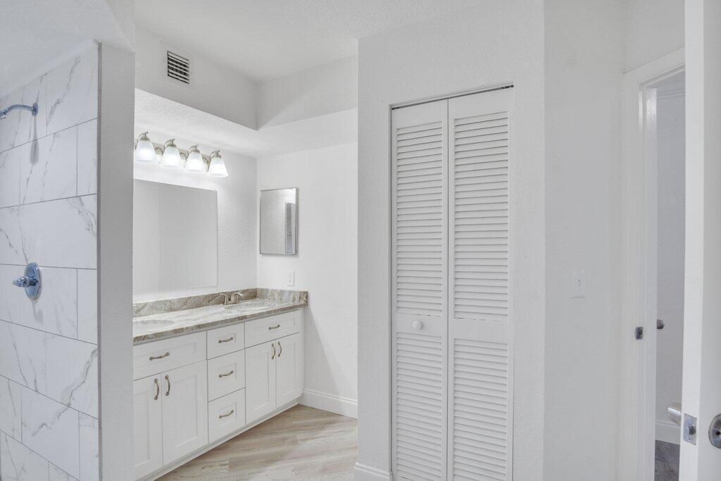 17388 Boca Club Boulevard, Unit 201, Boca Raton, FL 33487 Photo