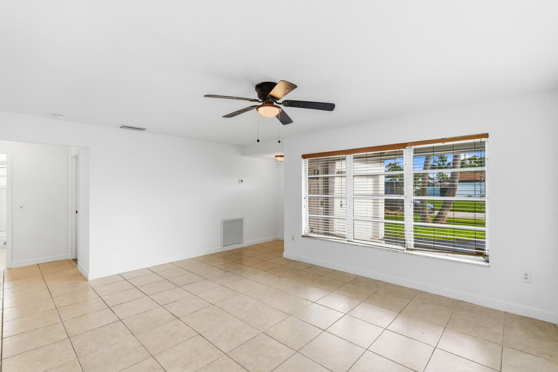 10690 NW 27th Court, Sunrise, FL 33322 Photo