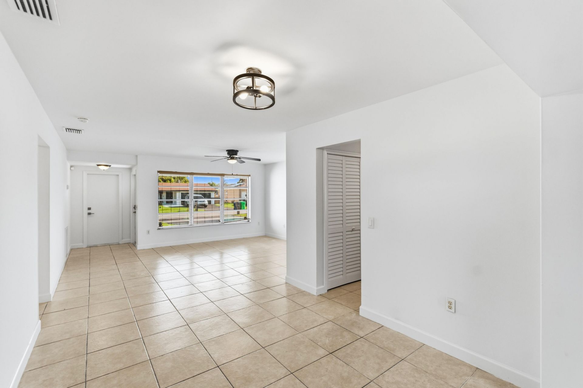 10690 NW 27th Court, Sunrise, FL 33322 Photo
