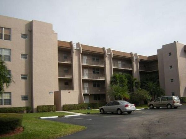 9460 Tangerine Place, Unit 207, Davie, FL 33324