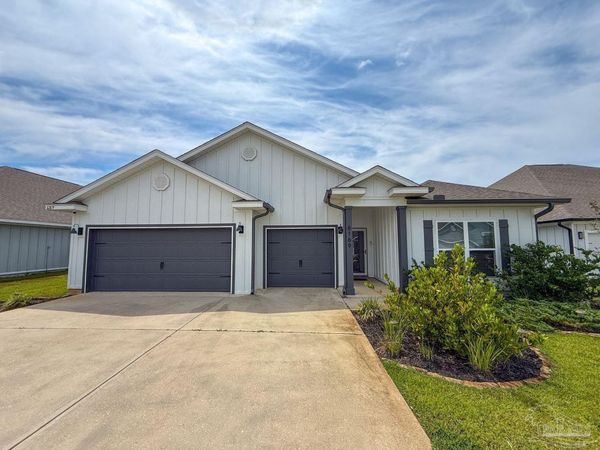 6169 Jenks Dr, Gulf Breeze, FL 32563