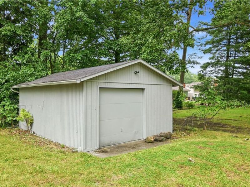 4258 Staatz Drive, Youngstown, OH 44511 Photo 8