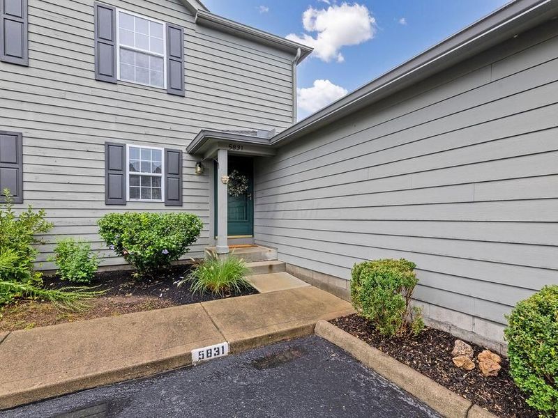 5831 Blendon Place Drive , Gahanna, OH 43230 Photo 2