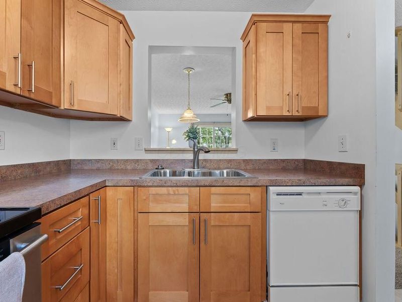5831 Blendon Place Drive , Gahanna, OH 43230 Photo 6