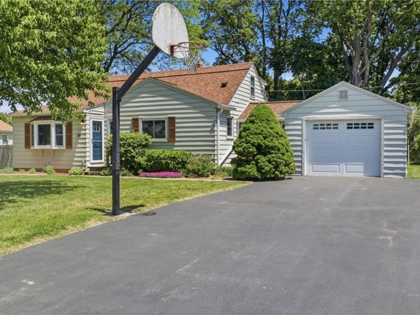 26 Valley Crest Road, Rochester, NY 14616