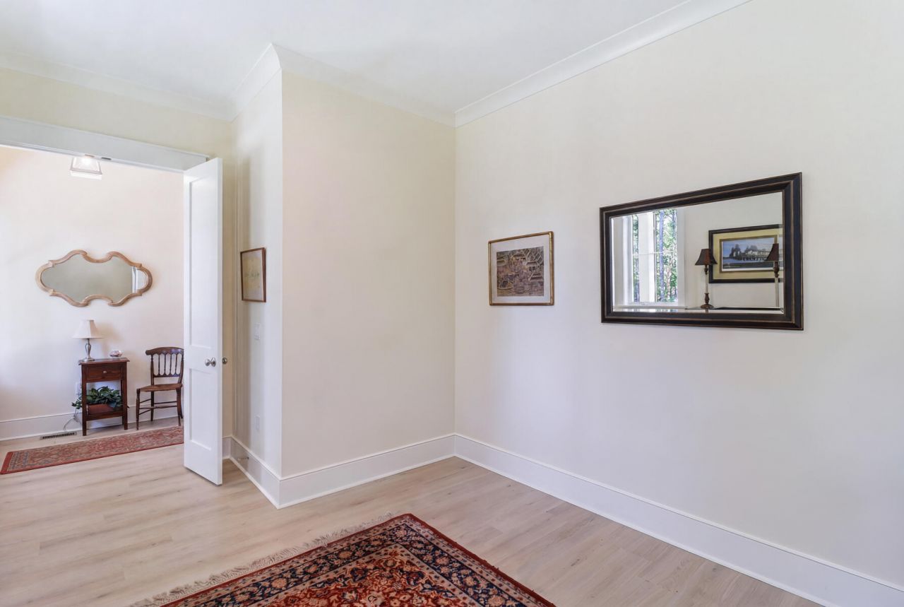 374 Commonwealth Road Photo 27
