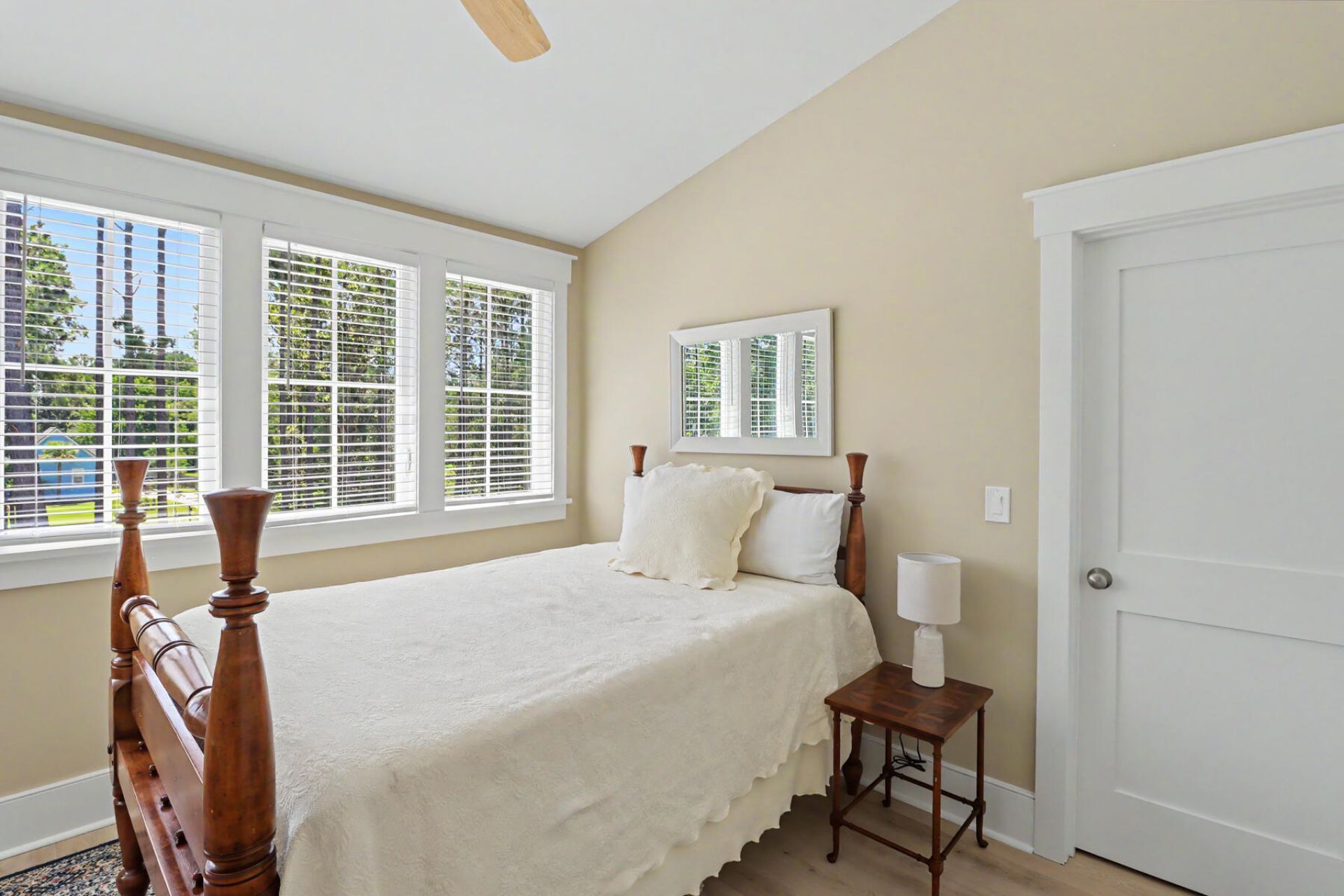 374 Commonwealth Road Photo 36
