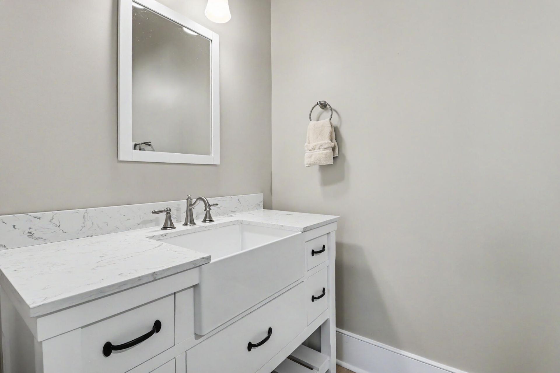 374 Commonwealth Road Photo 38
