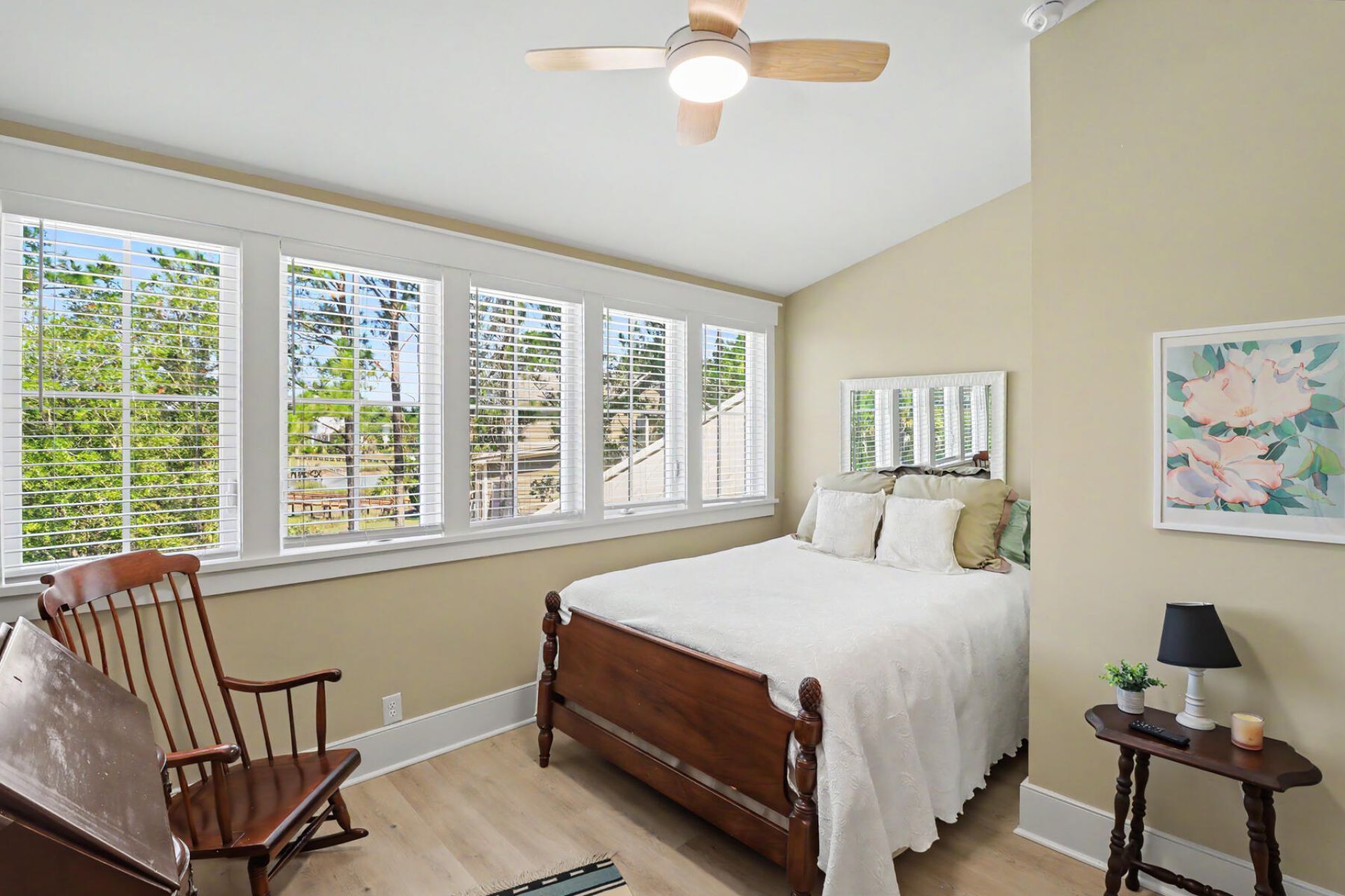374 Commonwealth Road Photo 40