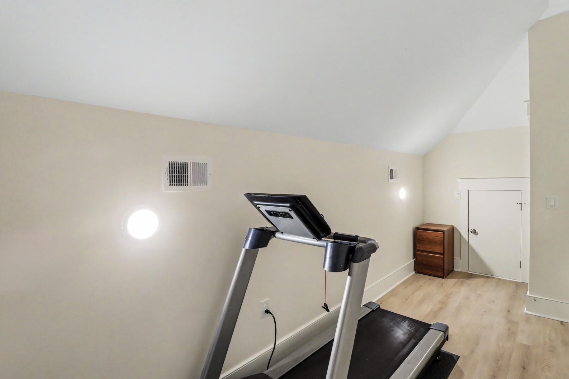 374 Commonwealth Road Photo 43
