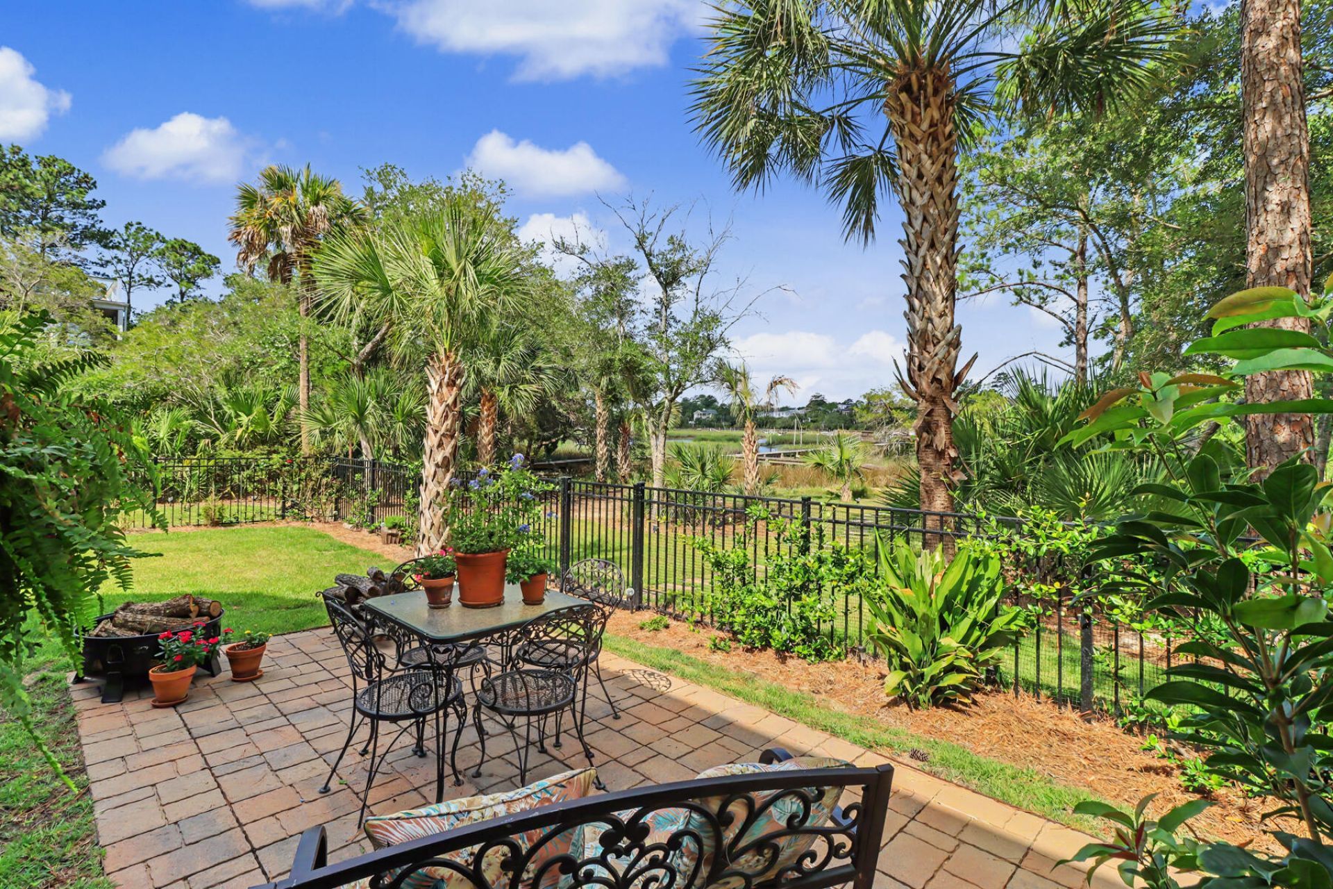 374 Commonwealth Road Photo 52