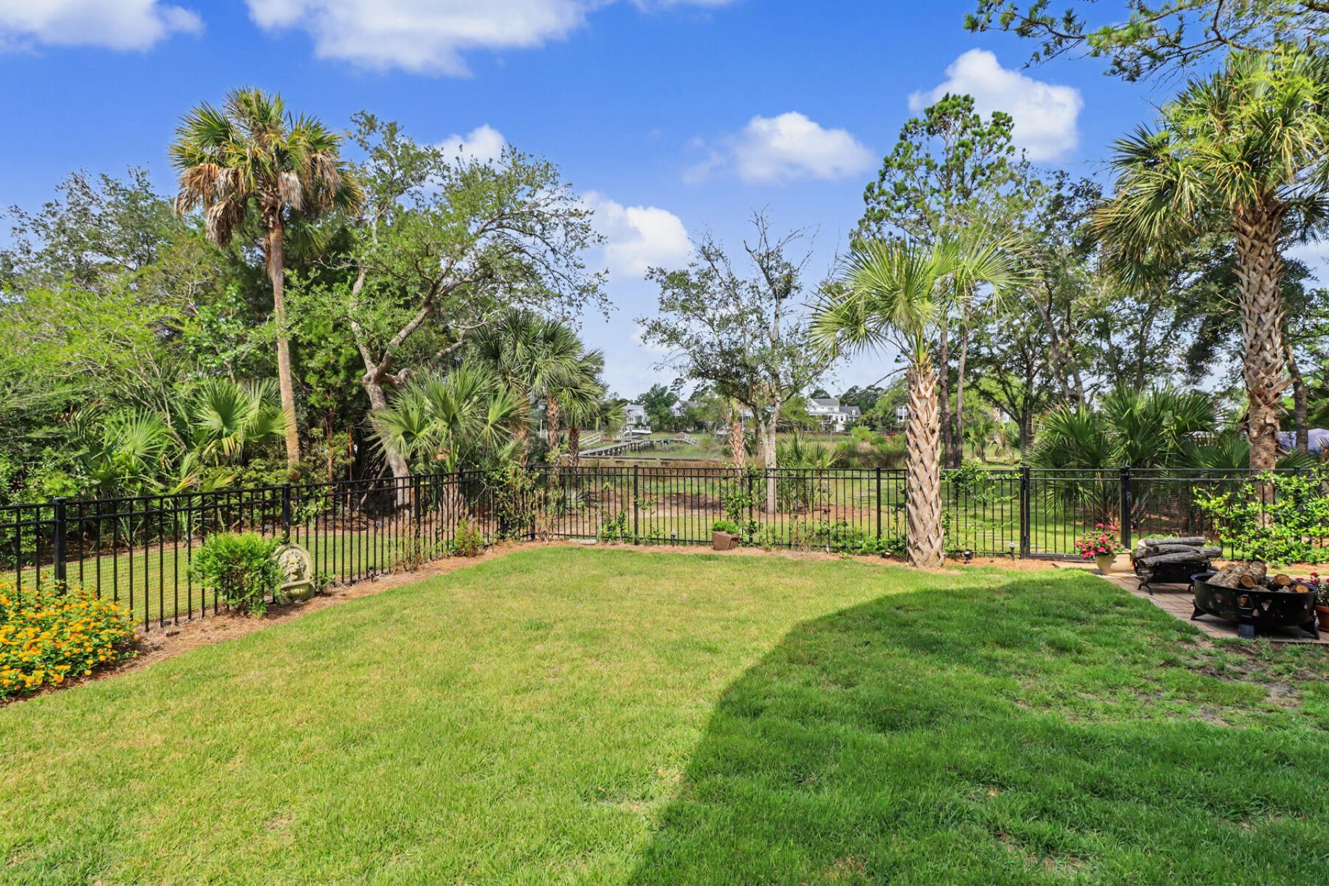 374 Commonwealth Road Photo 53