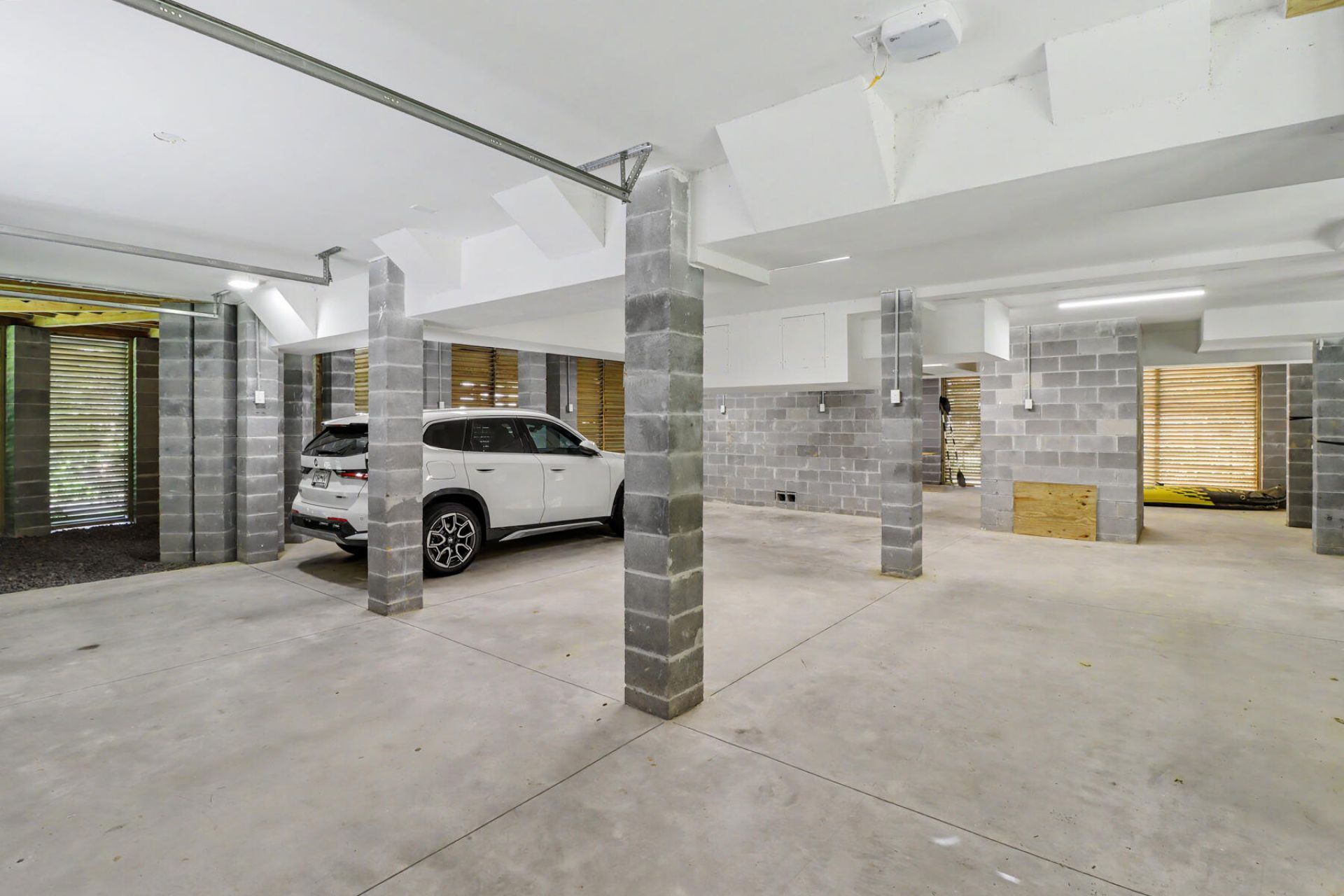 374 Commonwealth Road Photo 61