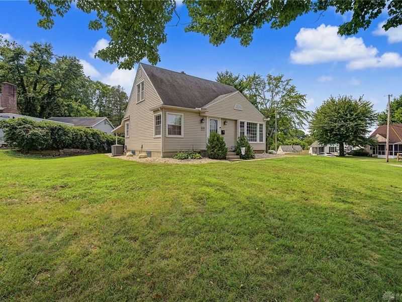 415 S Stadium Drive, Xenia, OH 45385 Photo 2