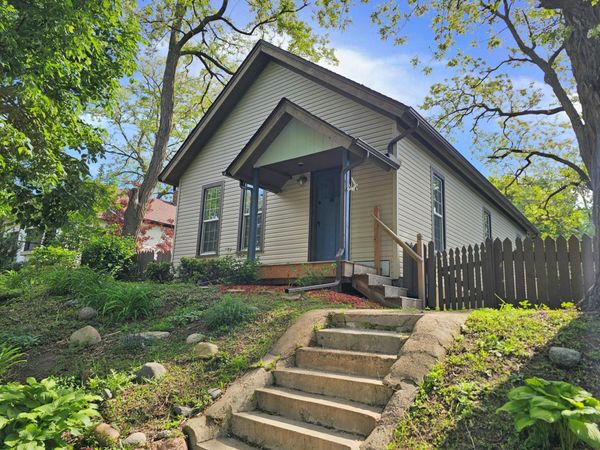 906 Russell Street, Saint Paul, MN 55106