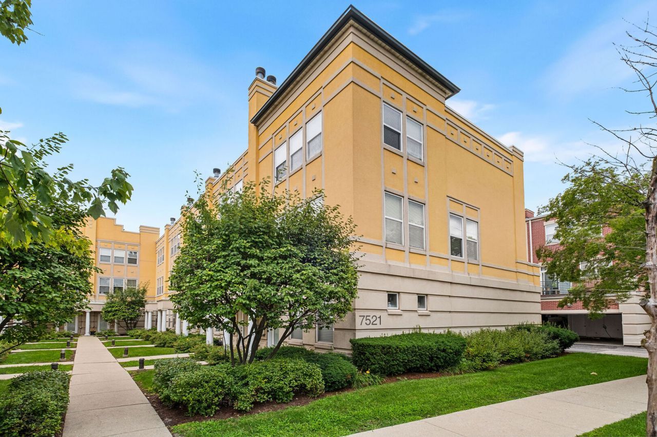 7521 Brown Avenue, Unit E, Forest Park, IL 60130 Main Photo