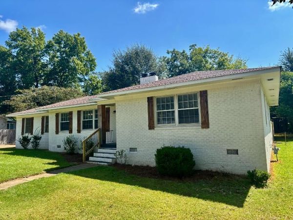 706 Vassar Dr., Tupelo, MS 38801