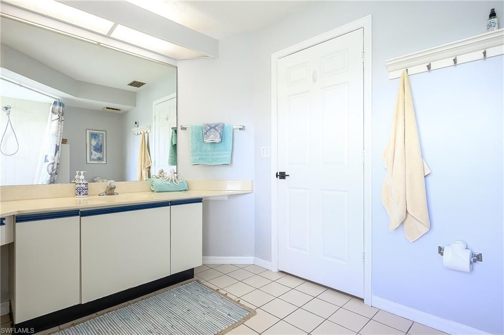 586 Beachwalk Cir, Unit O-305, Naples, FL 34108 Photo