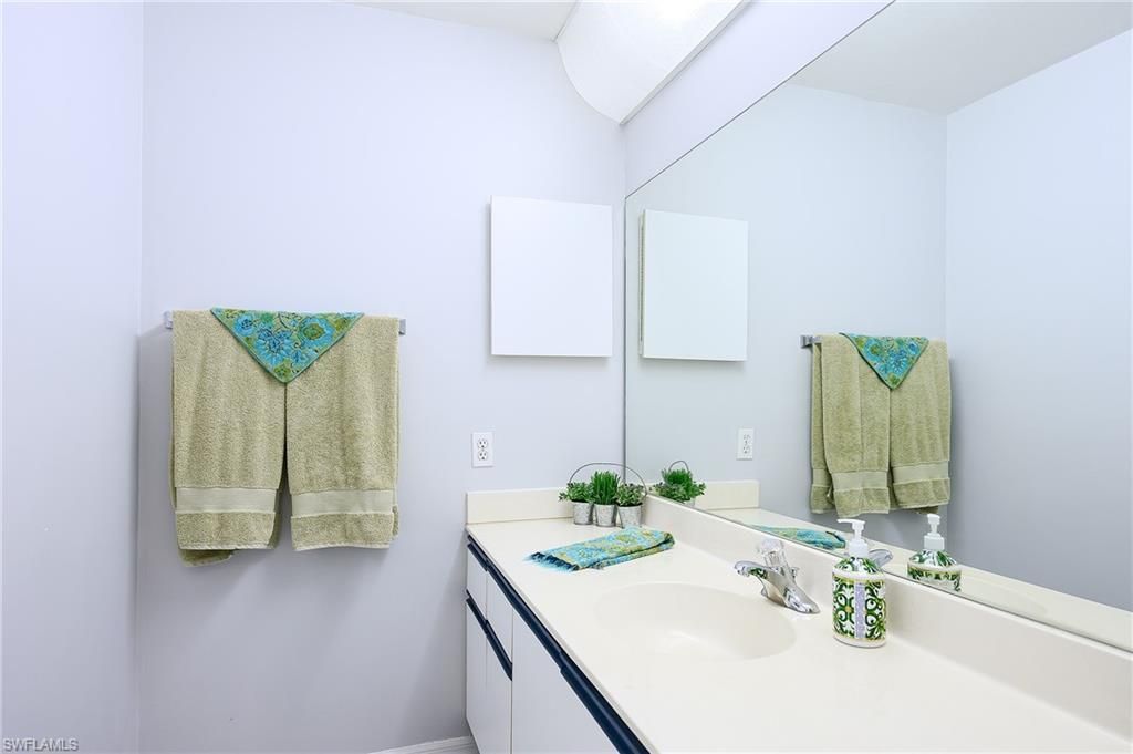 586 Beachwalk Cir, Unit O-305, Naples, FL 34108 Photo