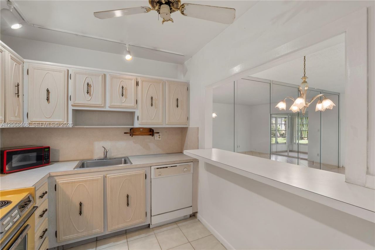 5620 SW 3rd Pl, Unit 103, Margate, FL 33068 Photo