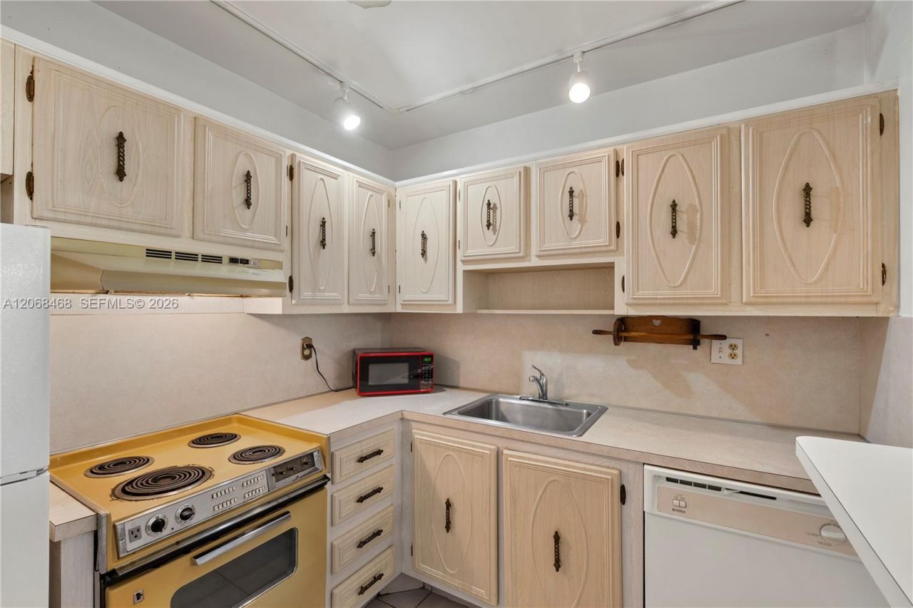 5620 SW 3rd Pl, Unit 103, Margate, FL 33068 Photo