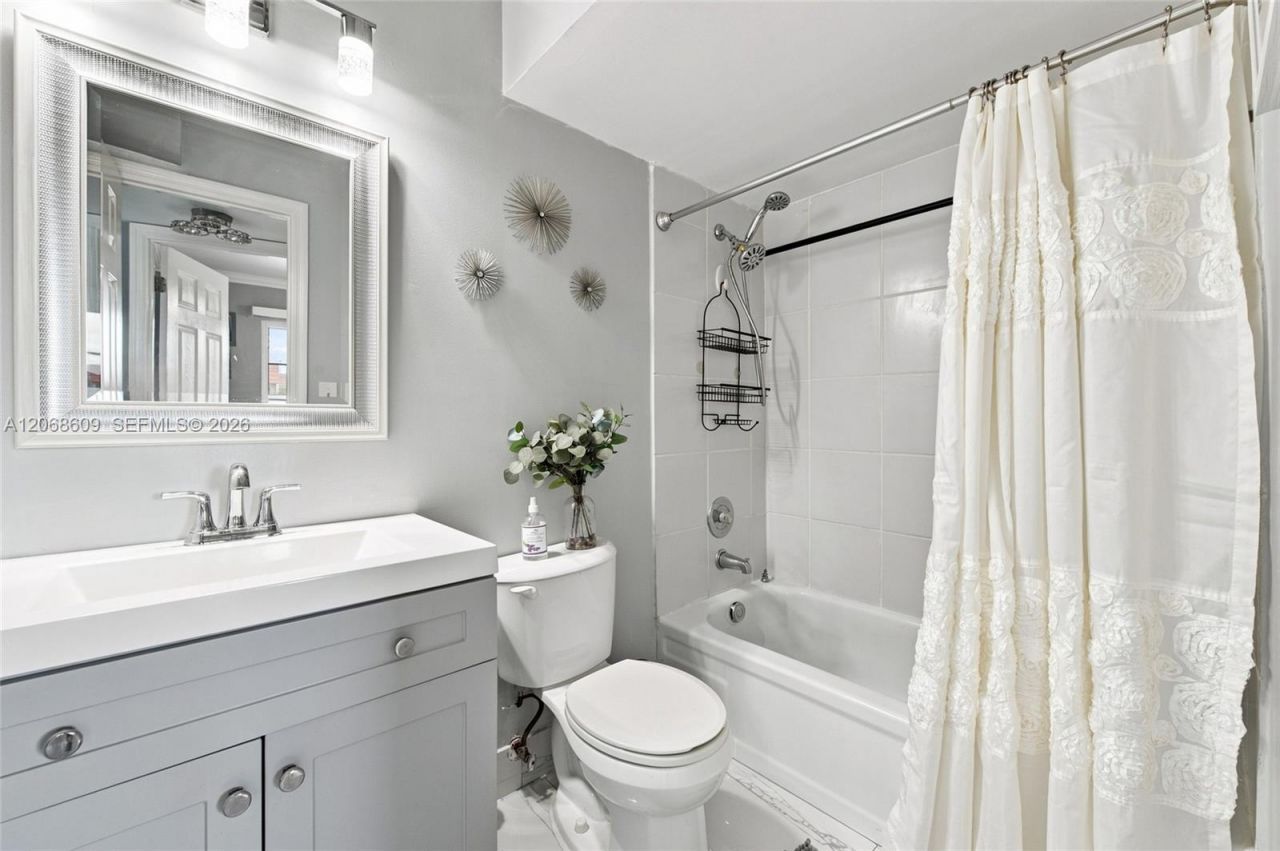 2741 N Pine Island Rd , Unit 302, Sunrise, FL 33322 Photo