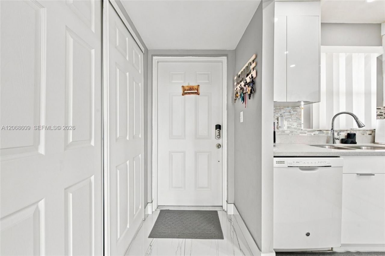 2741 N Pine Island Rd , Unit 302, Sunrise, FL 33322 Photo