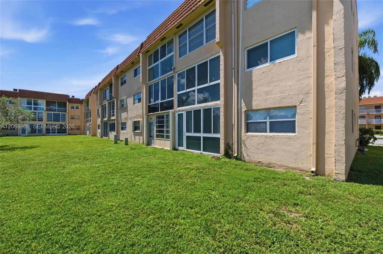 2741 N Pine Island Rd , Unit 302, Sunrise, FL 33322 Photo