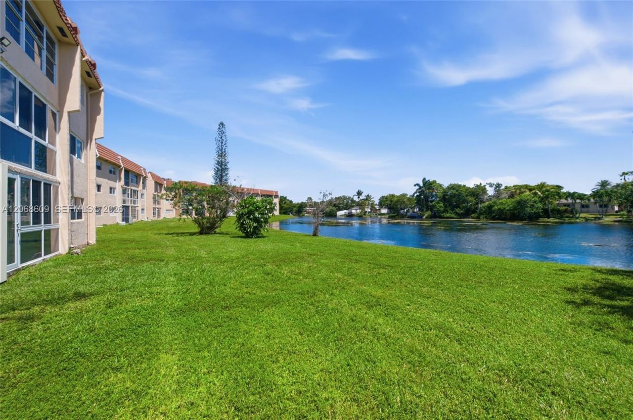 2741 N Pine Island Rd , Unit 302, Sunrise, FL 33322 Photo