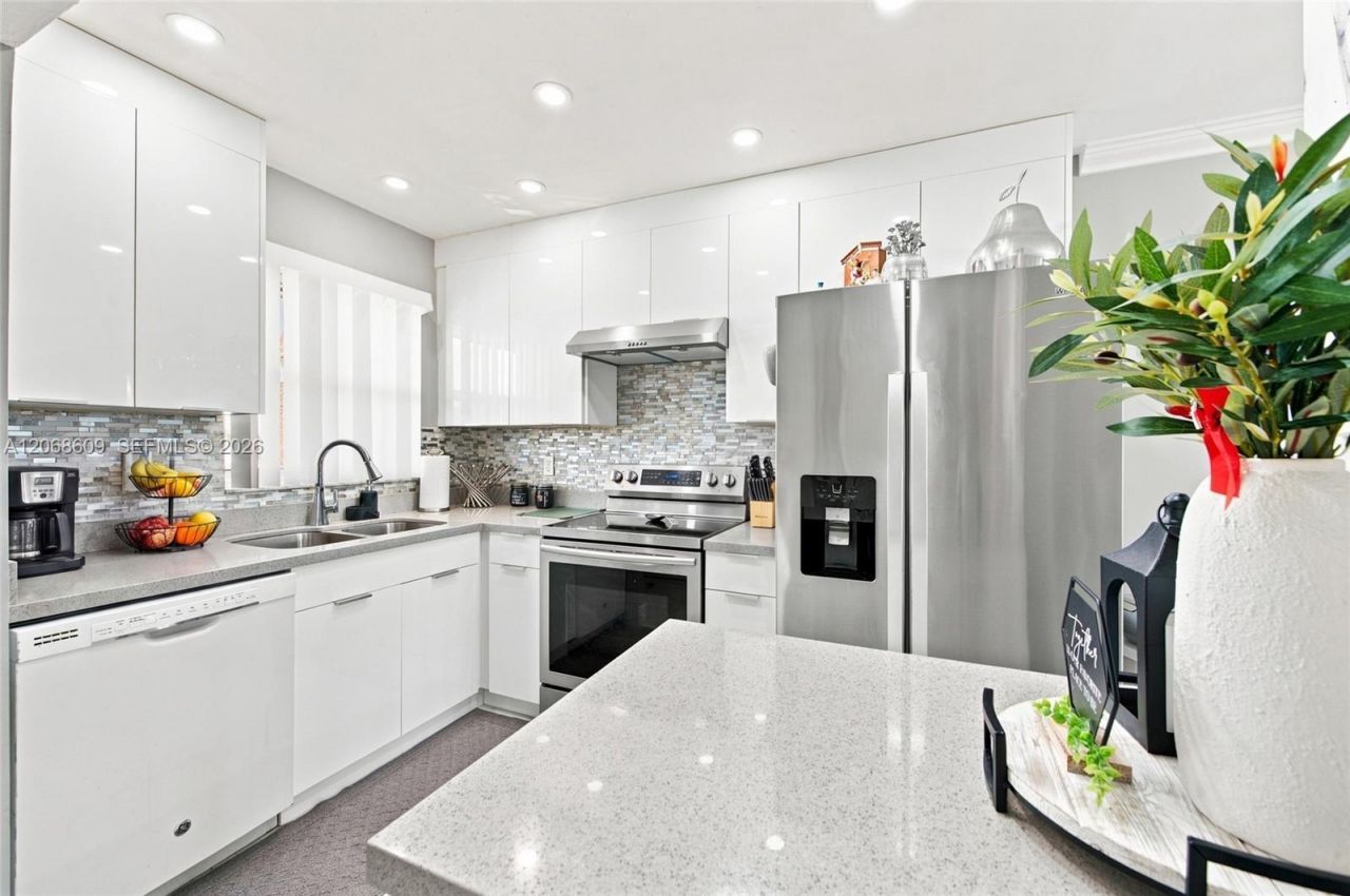 2741 N Pine Island Rd , Unit 302, Sunrise, FL 33322 Photo