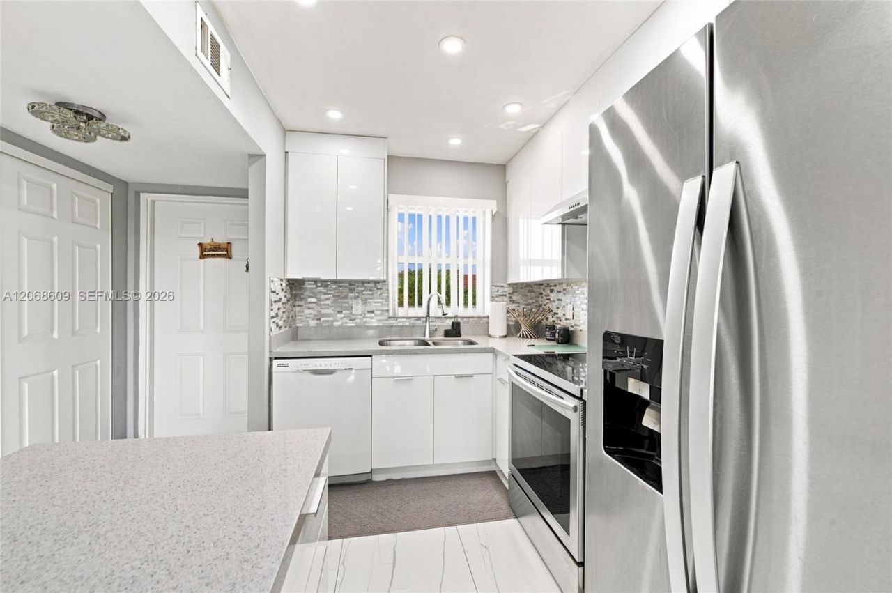 2741 N Pine Island Rd , Unit 302, Sunrise, FL 33322 Photo