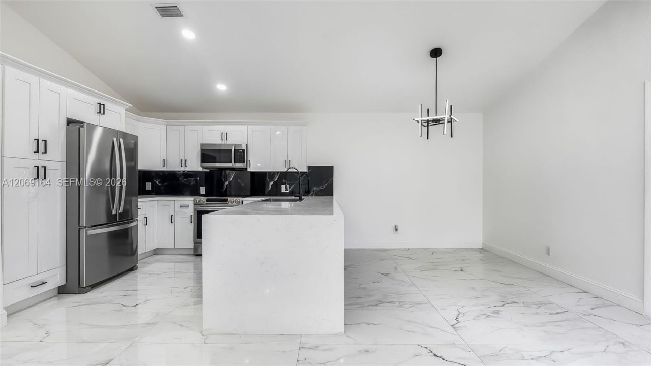 2421 SW 84th Ter , Miramar, FL 33025 Photo
