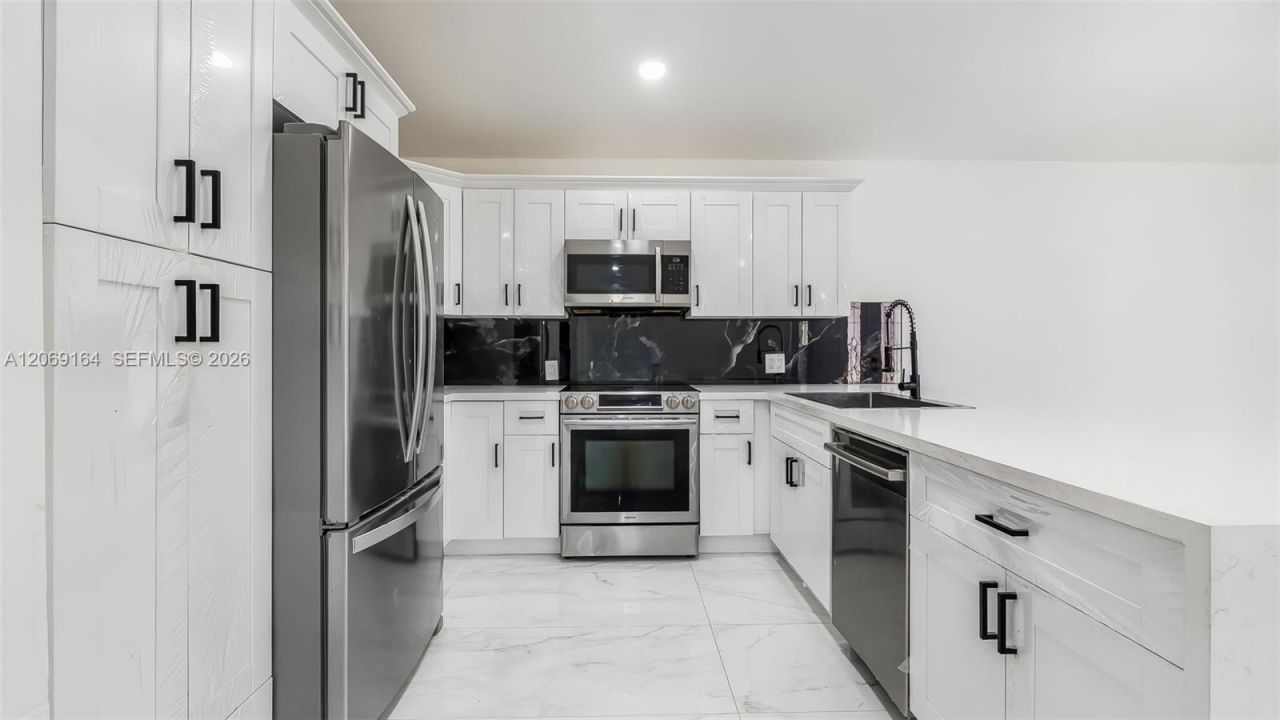 2421 SW 84th Ter , Miramar, FL 33025 Photo