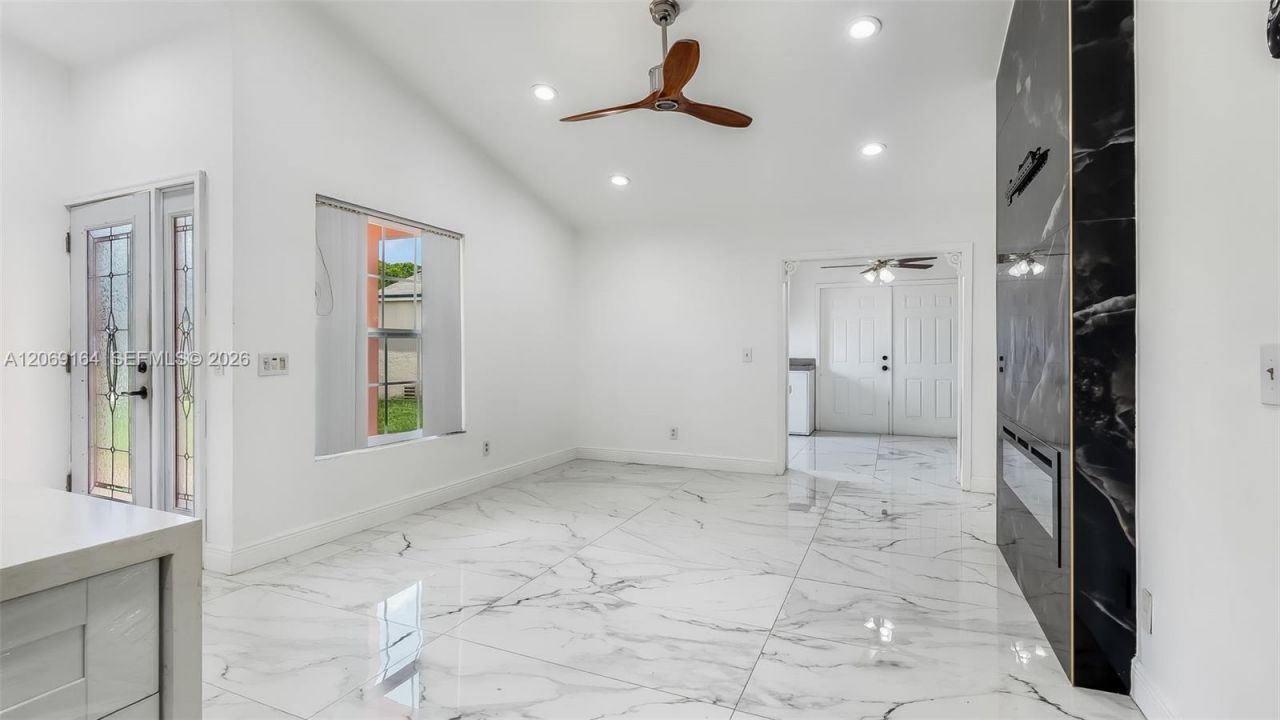 2421 SW 84th Ter , Miramar, FL 33025 Photo