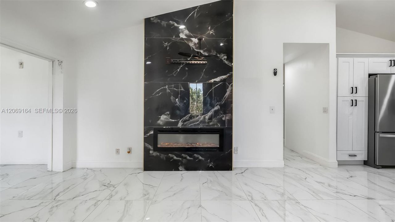 2421 SW 84th Ter , Miramar, FL 33025 Photo