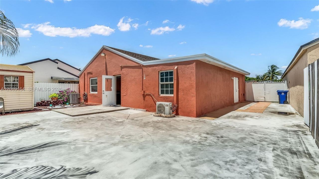 2421 SW 84th Ter , Miramar, FL 33025 Photo