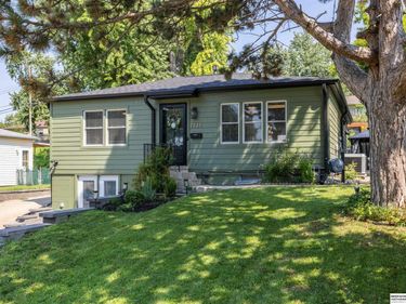 7434 Joseph Avenue, La Vista, NE 68128