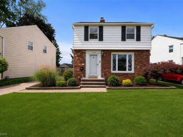 7906 Kenton Avenue , Parma, OH 44129