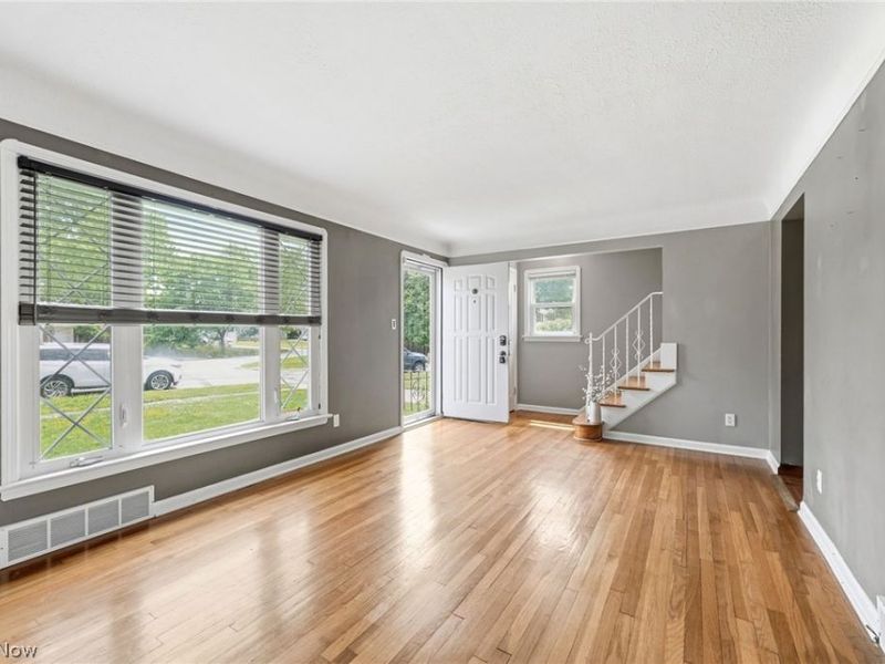 7906 Kenton Avenue, Parma, OH 44129 Photo 4