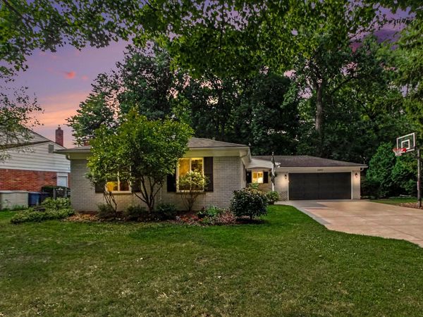 2880 Pebble Creek Drive, Ann Arbor, MI 48108