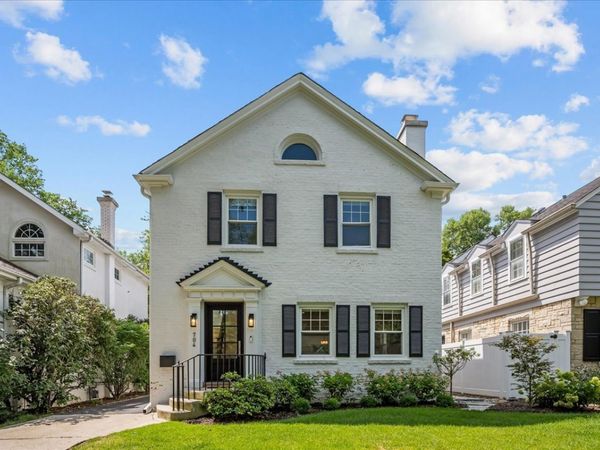 704 Roger Avenue , Kenilworth, IL 60043