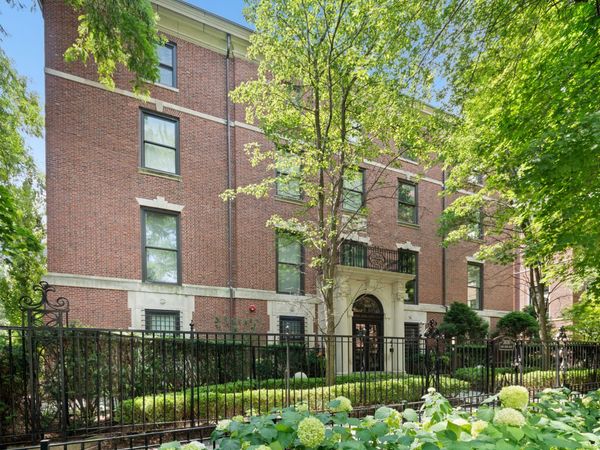 3030 N Lake Shore Drive , Unit 202, Chicago, IL 60657