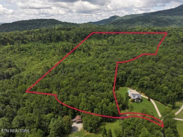 1525 Cove Lane, Oliver Springs, TN 37840