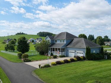 199 Gelding Avenue, Bruceton Mills, WV 26525