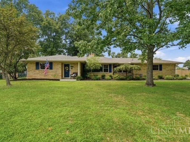 8575 Kentland Court, Amberley, OH 45236 Photo 3