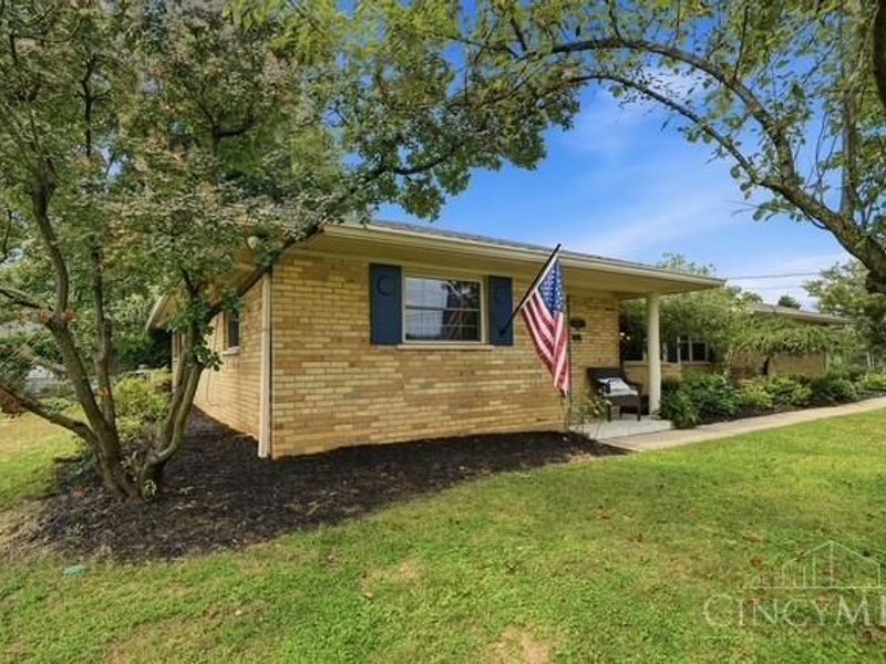 8575 Kentland Court, Amberley, OH 45236 Photo 4