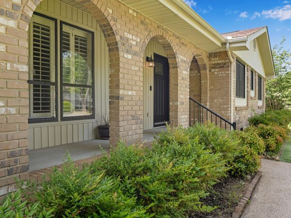 154 Valleybrook Circle, Hixson, TN 37343