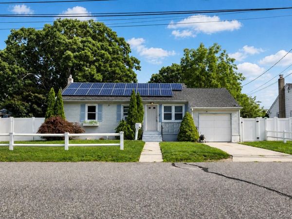 132 48th Street , Lindenhurst, NY 11757