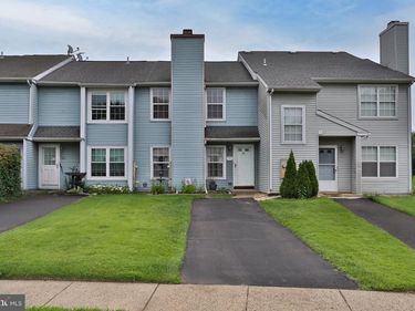 53 BARK HOLLOW LANE, HORSHAM, PA 19044
