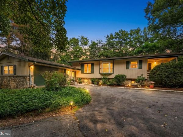 3093 LYNDANA DRIVE, LANCASTER, PA 17601